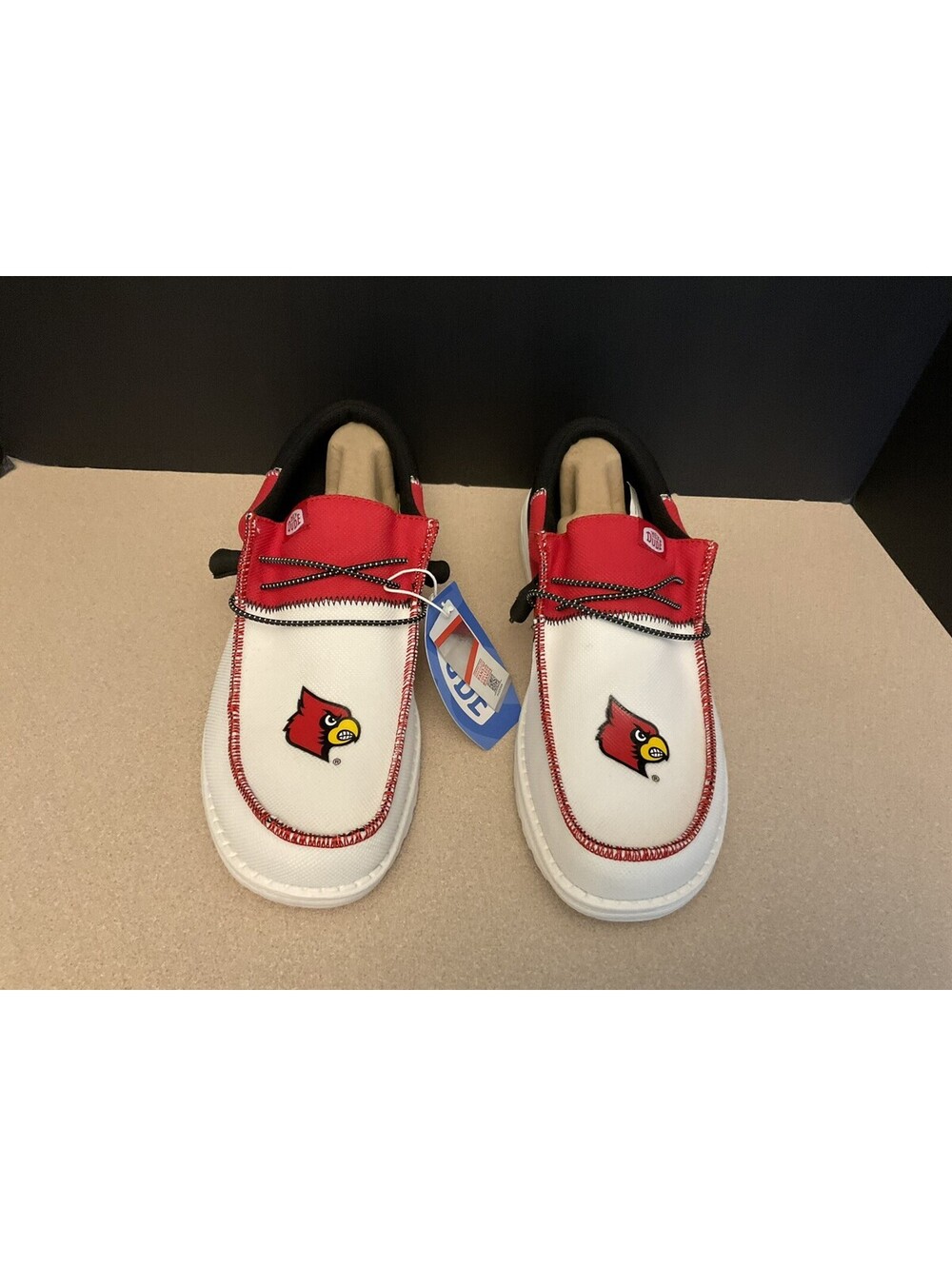 NEW! MENS HEY DUDE WALLY TRI LOUISVILLE CARDINALS SLIP ON SHOES. SIZE 11. NICE!